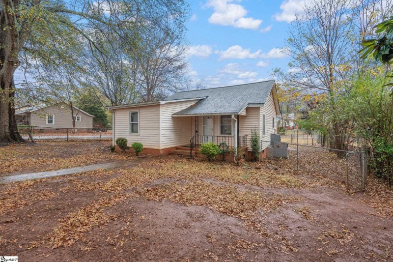 Property image 3 at 112 Lester Avenue, Greenville, SC 29617