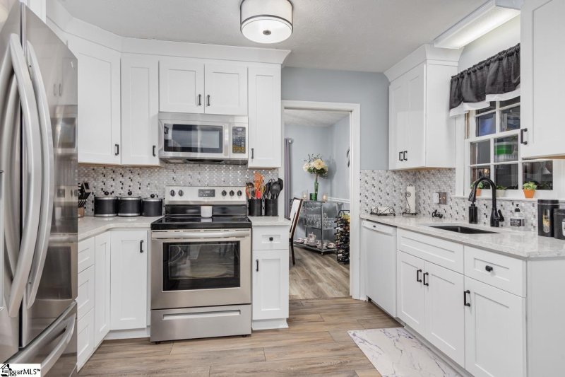 Property image 3 at 111 COLD SPRINGS Road, Greenville, SC 29607