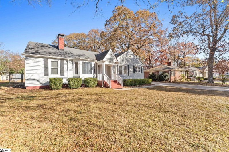 Property image 3 at 9 Claremore Avenue, Greenville, SC 29607