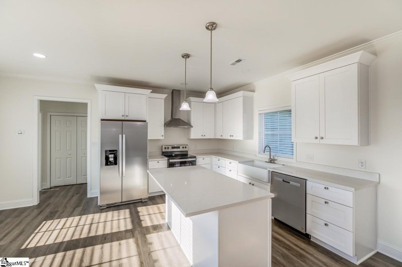 Property image 5 at 106 Stratford Place, Clinton, SC 29325