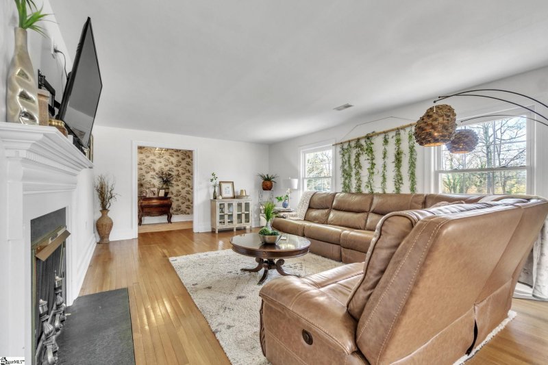 Property image 3 at 205 Hermitage Road, Greenville, SC 29615