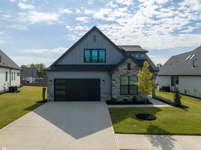 Property image 2 at 103 Ridan Road, Mauldin, SC 29662