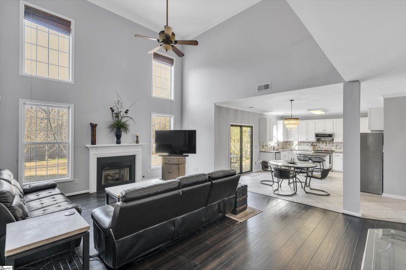 Property image 3 at 104 Loeb's Court, Greenville, SC 29607