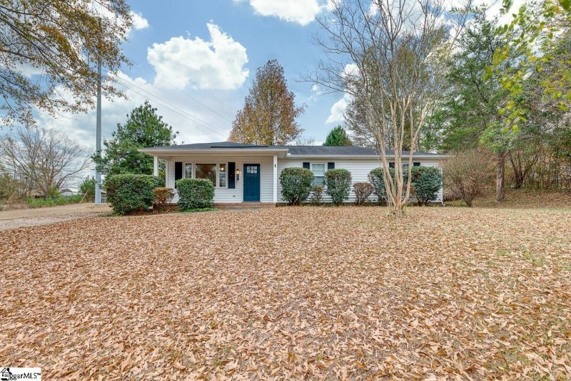 Property image 2 at 12 Rawood Drive, Travelers Rest, SC 29690