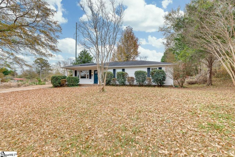 Property image 3 at 12 Rawood Drive, Travelers Rest, SC 29690
