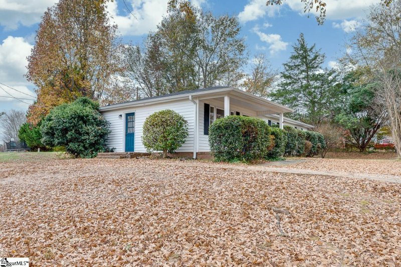 Property image 5 at 12 Rawood Drive, Travelers Rest, SC 29690