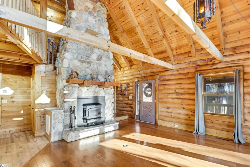 Property image 4 at 616 Pointe Wildwood Drive, Seneca, SC 29678