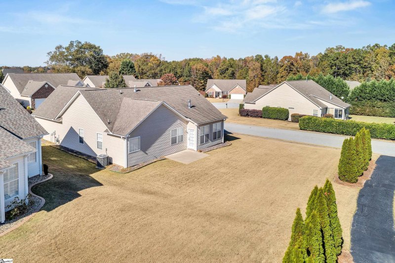 Property image 3 at 138 Wild Thorn Lane, Greenville, SC 29615-6725