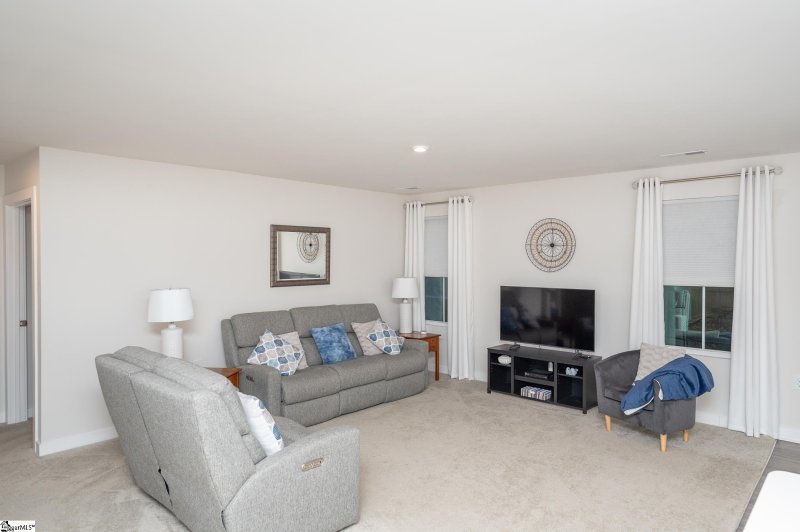 Property image 2 at 105 Sylvester Street, Fountain Inn, SC 29644