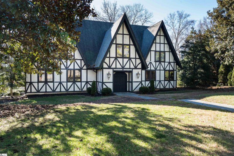 3 Yeamans Hall Court