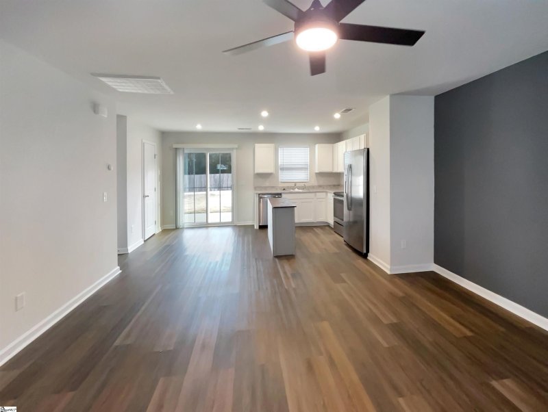 Property image 3 at 142 Castlebrook Drive, Greenville, SC 29605