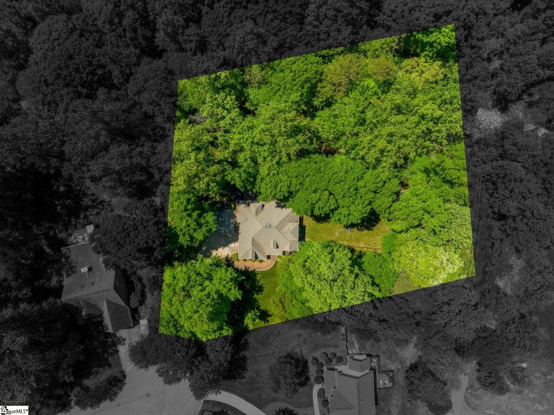 Property image 2 at 389 E Killarney Lake, Moore, SC 29369