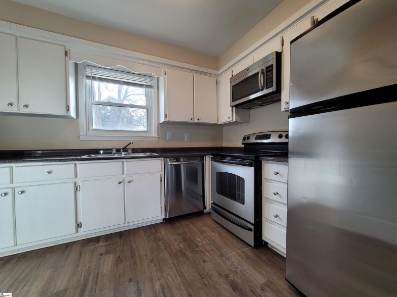 Property image 4 at 418 Cloverdale Lane, Simpsonville, SC 29681