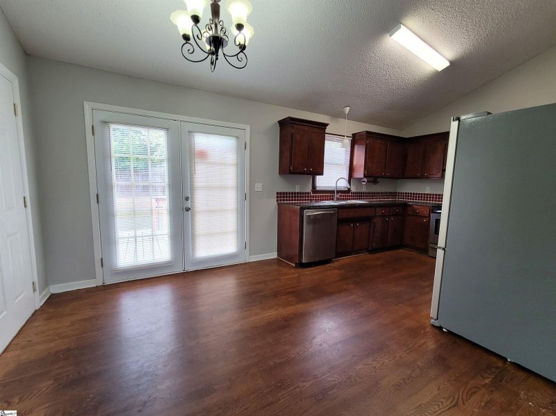 Property image 3 at 109 Oak Valley Drive, Simpsonville, SC 29681