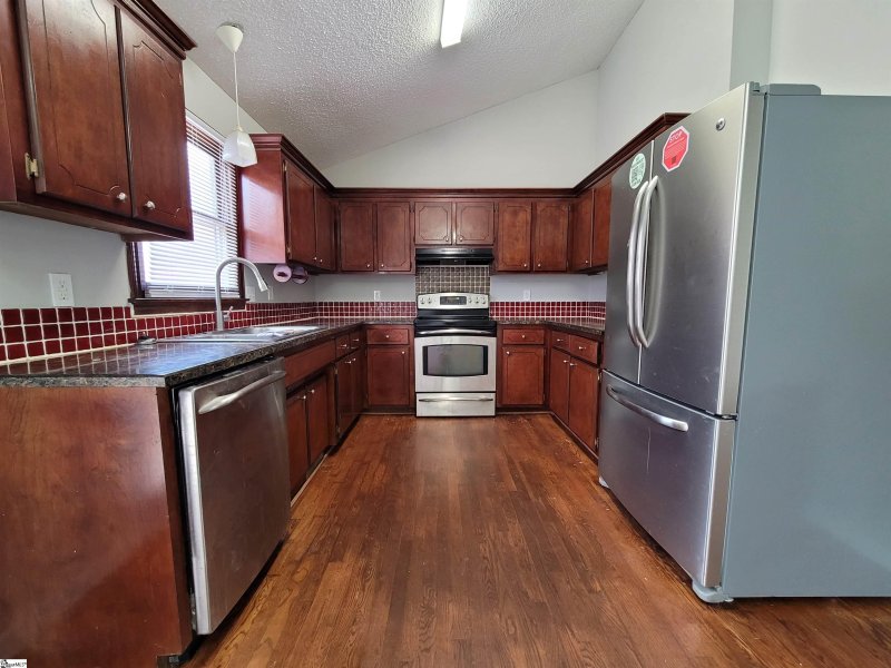 Property image 4 at 109 Oak Valley Drive, Simpsonville, SC 29681