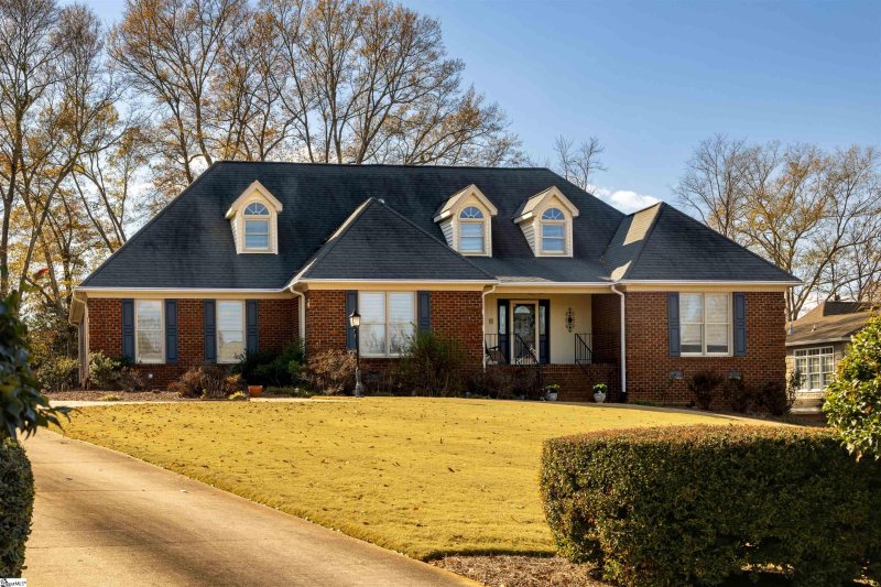101 Chatsworth Court