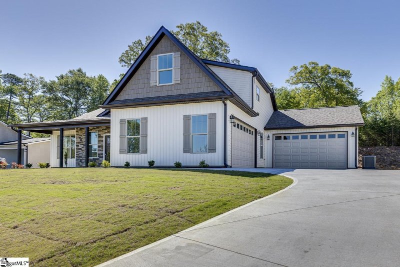 Property image 3 at 111 Inlet Pointe Drive, Anderson, SC 29625