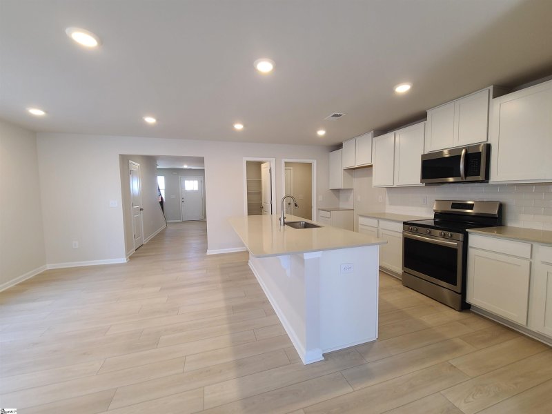 Property image 3 at 1307 Fairbairn Road, Spartanburg, SC 29303