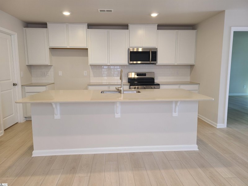 Property image 4 at 1307 Fairbairn Road, Spartanburg, SC 29303