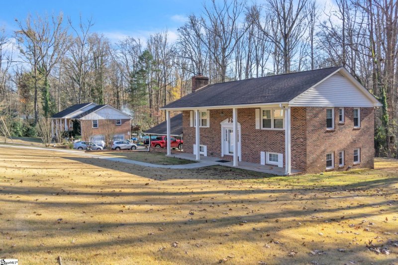 Property image 2 at 7000 Longshore Avenue, Seneca, SC 29672