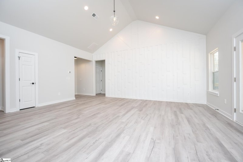 Property image 4 at 202 Anchor Road, Greenville, SC 29617