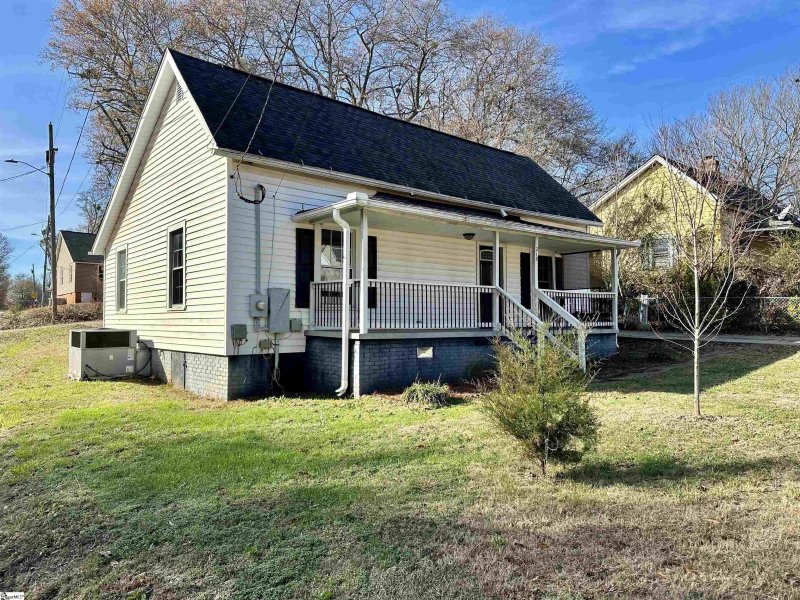 Property image 4 at 218 S 7th Street, Easley, SC 29640
