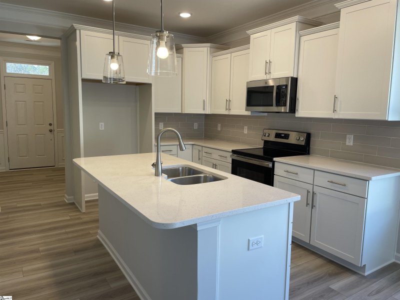 Property image 4 at 606 Autumn Lake Ridge, Simpsonville, SC 29681