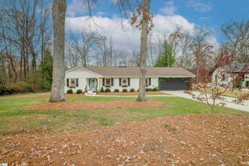 Property image 4 at 11 Botany Road, Greenville, SC 29615-1305