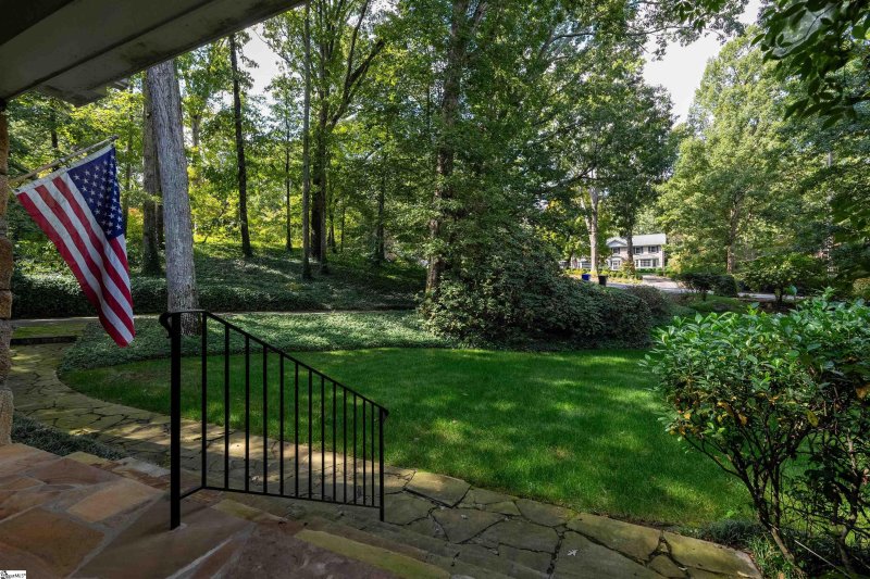 Property image 3 at 25 Stonehaven Drive, Greenville, SC 29607
