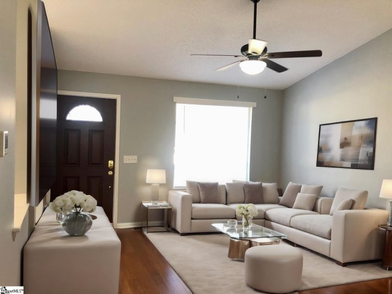 Property image 2 at 306 Oak Valley Drive, Simpsonville, SC 29681