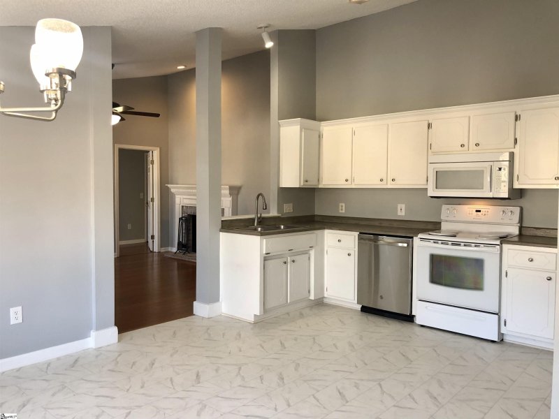 Property image 4 at 306 Oak Valley Drive, Simpsonville, SC 29681