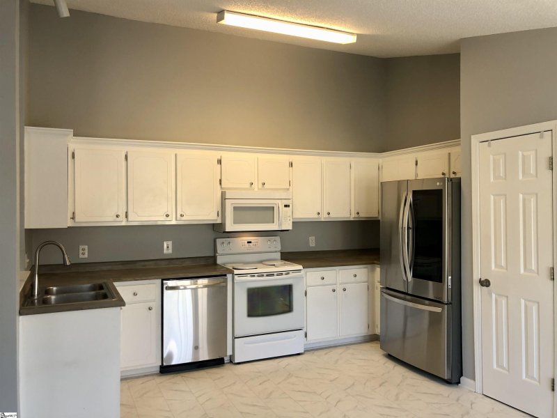 Property image 5 at 306 Oak Valley Drive, Simpsonville, SC 29681