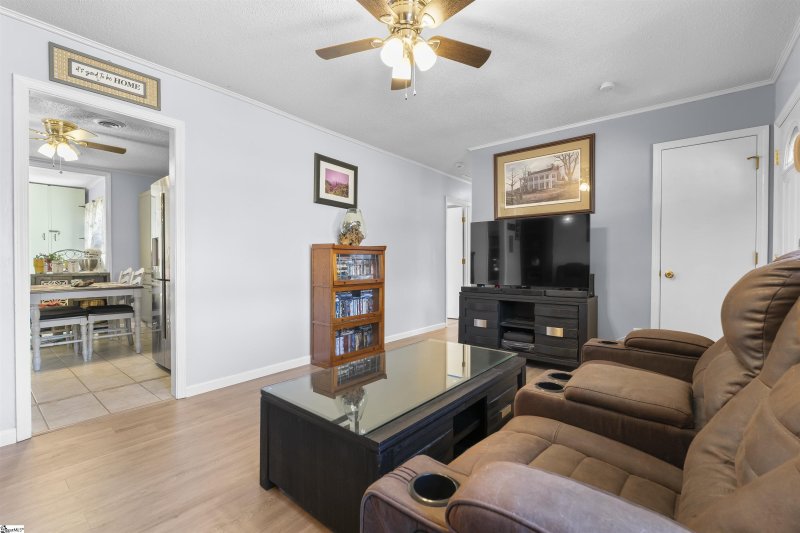 Property image 5 at 302 Boling Road, Taylors, SC 29687