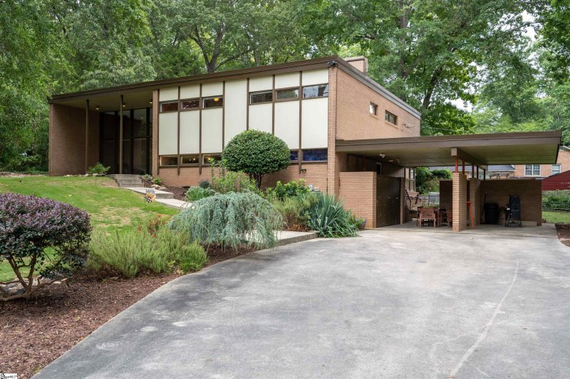 Property image 2 at 305 Botany Road, Greenville, SC 29615