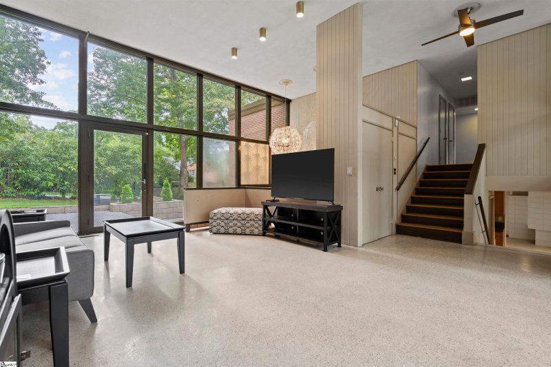 Property image 4 at 305 Botany Road, Greenville, SC 29615