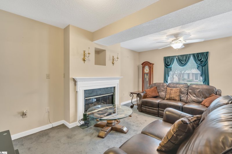 Property image 4 at 319 W Pointe Drive, Spartanburg, SC 29301