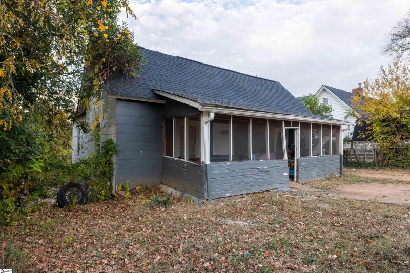 Property image 2 at 14 Badger Street, Greenville, SC 29605