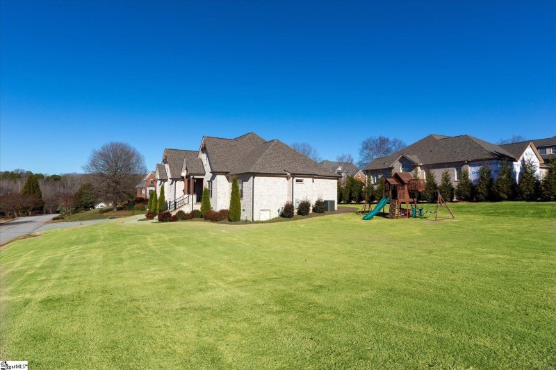 Property image 3 at 102 Hunt Cliff Court, Easley, SC 29642