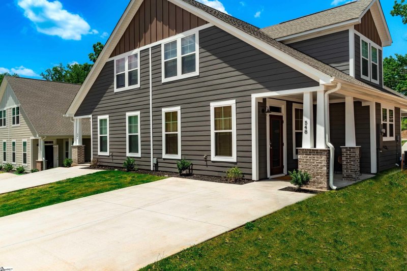 Property image 3 at 548 Twin Lake Road, Greenville, SC 29609