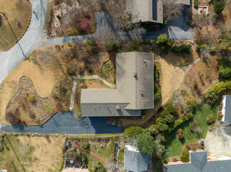 Property image 4 at 31 Burgundy Drive, Greenville, SC 29615