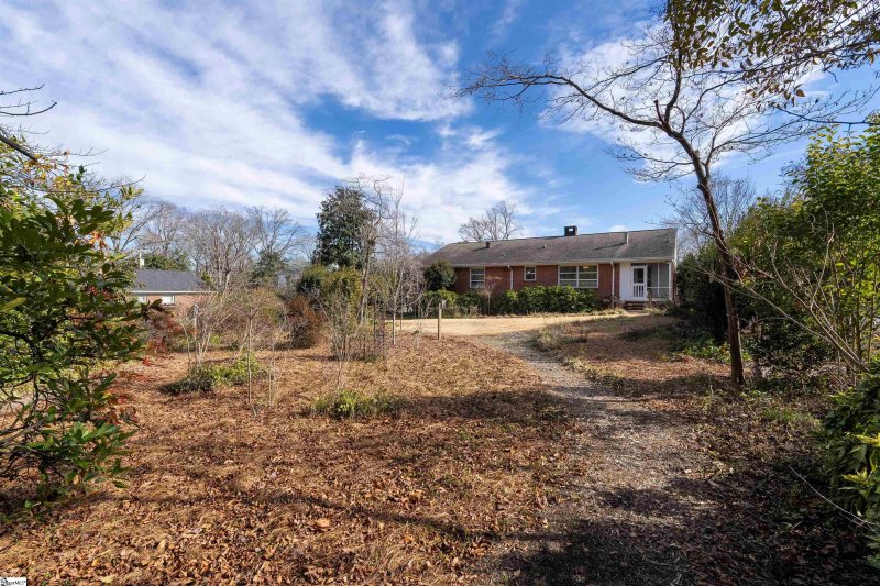 Property image 5 at 31 Burgundy Drive, Greenville, SC 29615