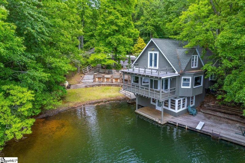 2000 W Lakeshore Drive