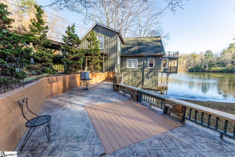 Property image 5 at 2000 W Lakeshore Drive, Landrum, SC 29356