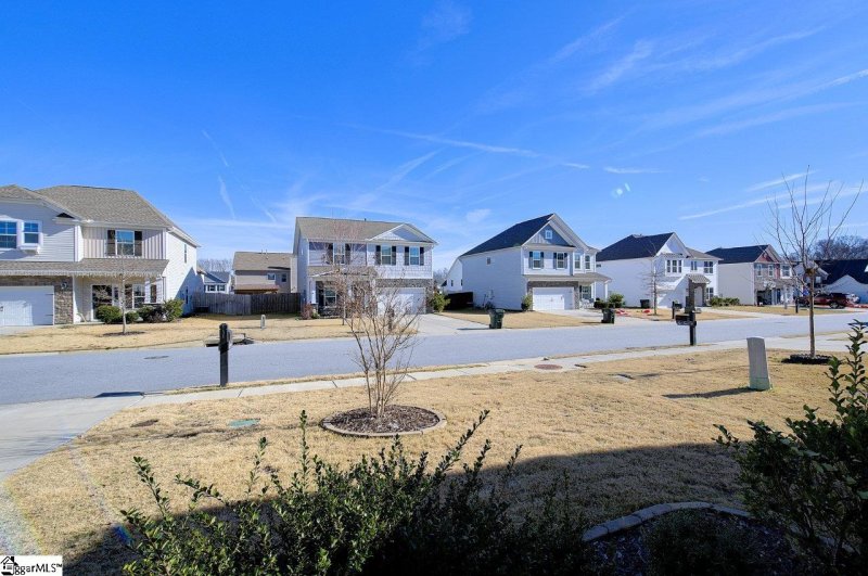 Property image 5 at 810 Camberwell Road, Simpsonville, SC 29680