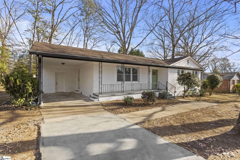 Property image 2 at 303 Creighton Drive, Taylors, SC 29687