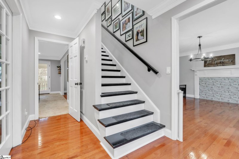 Property image 2 at 20 Woodway Drive, Greer, SC 29651