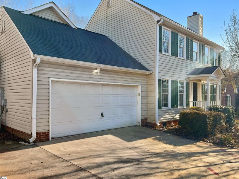 Property image 2 at 1116 Devenger Road, Greer, SC 29650