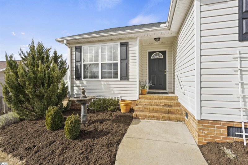 Property image 2 at 104 Twinflower Drive, Taylors, SC 29687