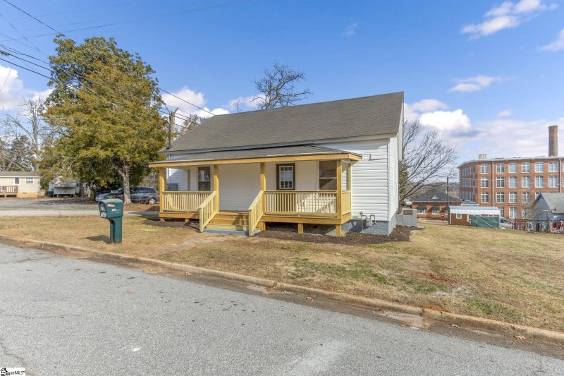Property image 5 at 101 S 6th Street, Easley, SC 29640