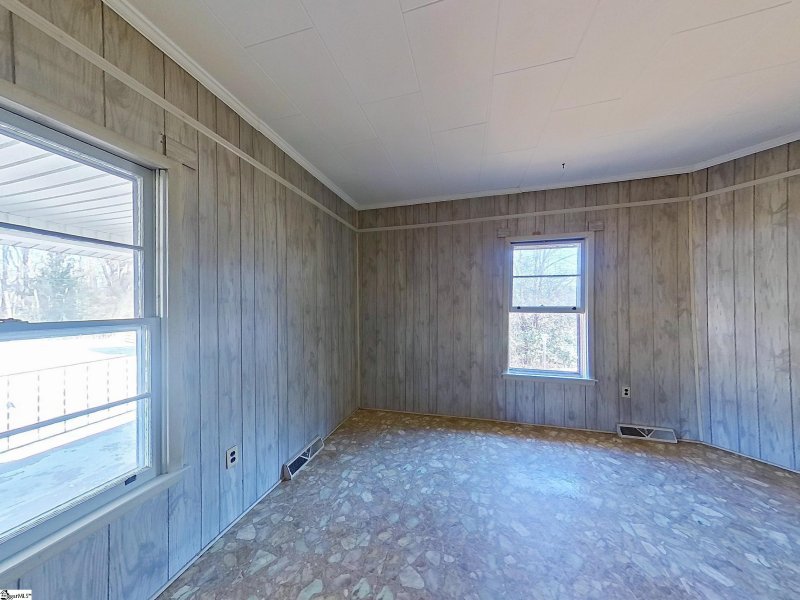 Property image 2 at 805 Buncombe Extension, Woodruff, SC 29388